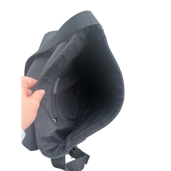 Frankie‎ & Johnnie Vintage Black Nylon Messenger
Crossbody Organizer Bag - Picture 3 of 6